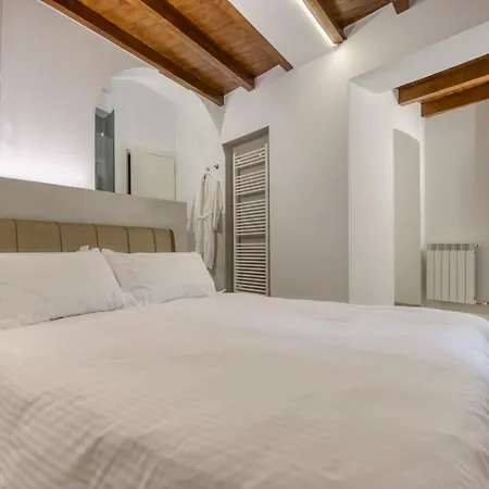 Palazzo Salvecchio Konukevi 4*